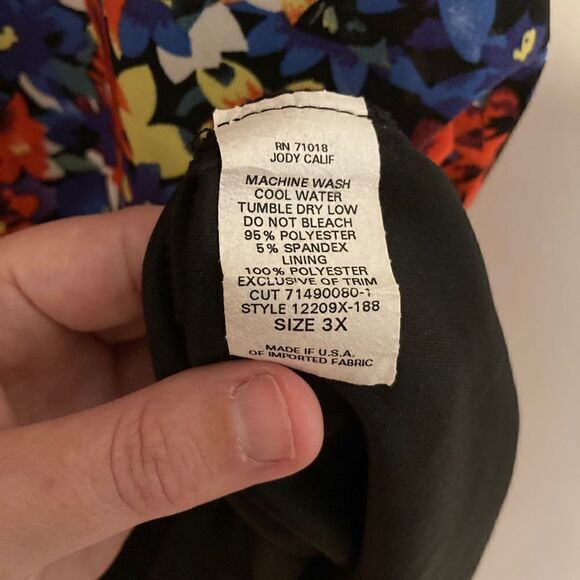 Rare Find! Lovely colorful Lucie Lu lined 3/4 sleeve midi dress - Picture 5 of 6